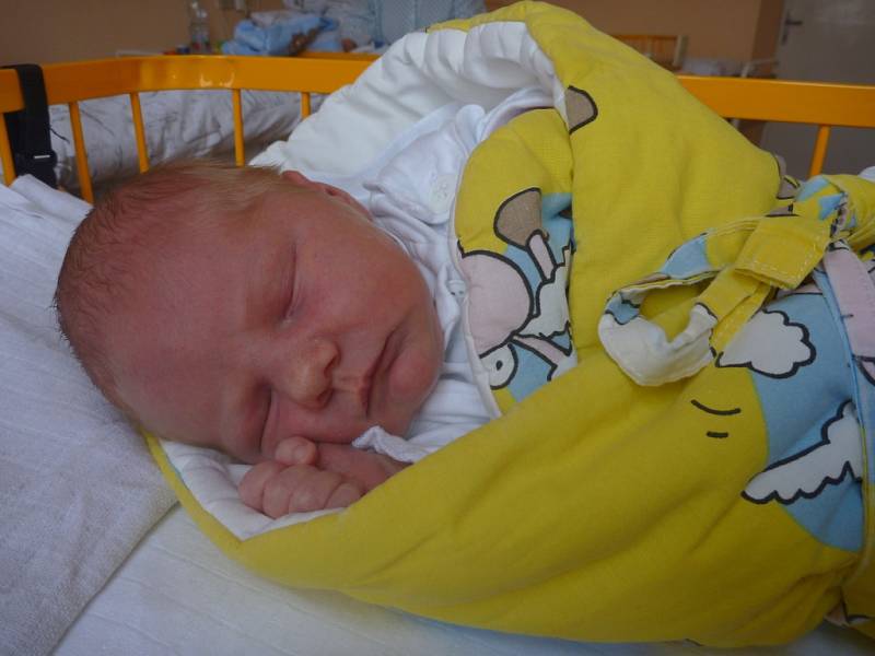 VERONIKA KYSELÁ, Kopřivnice, nar. 14. 3. 2016, 49 cm, 3,08 kg. Nemocnice Nový Jičín.