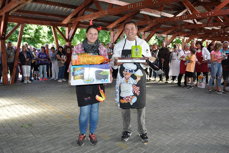 Na devátém ročníku Gulášfestu v Libhošti se utkalo mezi sebou devět soutěžních týmů.