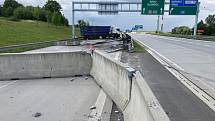 Nehoda kamionu, dálnice D48, Příbor, zásah hasičů, 11. července 2022.