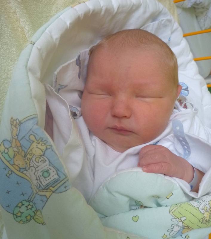 JAN RŮČKA, Dolní Bečva, nar. 2. 10. 2017, 49 cm, 3,48 kg. Nemocnice Nový Jičín.