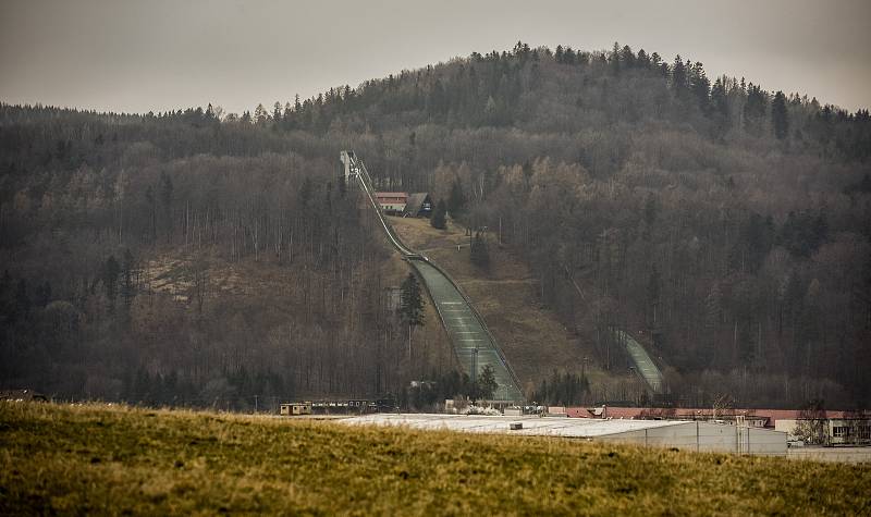 Skokanský areál Jiřího Rašky ve Frenštátě pod Radhoštěm.