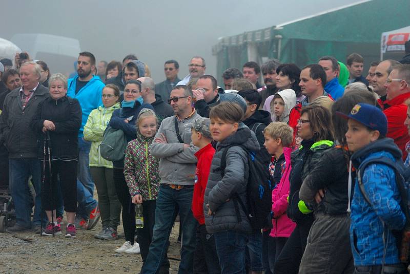 Pustevny patřily o víkendu dřevu, konkrétně třetímu ročníku řezbářského sympozia. Akce s názvem Dřevěné Pustevny 2017 byla parádní podívanou, při které mohli návštěvníci sledovat, jak vznikají jednotlivé sochy.