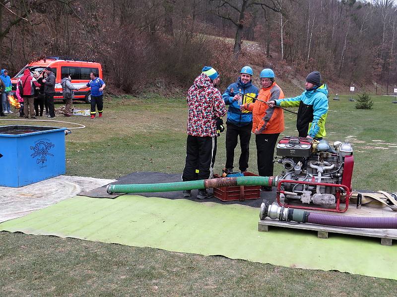 Čtyřiadvacátý ročník hasičské Mikulášské soutěže v Lukavci, místní části Fulenku, se vydařil i přes chladné počasí.
