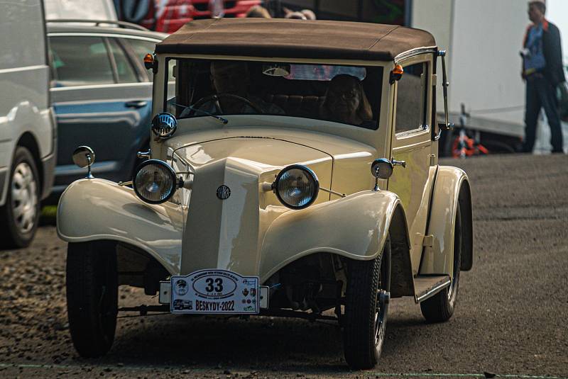 V sobotu 3. září se uskutečnilo v Kopřivnici mezinárodní Tatra Veterán Rallye Beskydy na počest Monsieur Dakar Karla Lopraise.