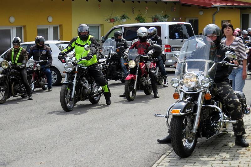 Jubilejní sraz motorkářů v Bílově.