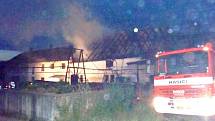 V noci na neděli 4. července likvidovali novojičínští hasiči požár střechy kravína v obci Sedlnice.