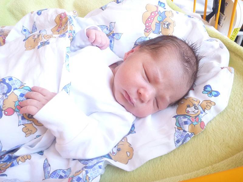 DANIEL MATĚJKA, Nový Jičín, nar. 12. 4. 2015, 48 cm, 3,36 kg. Nemocnice Nový Jičín.