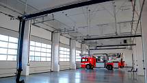 Zcela nové Integrované výjezdové centrum na Letišti Leoše Janáčka v Ostravě už slouží hasičům a zdravotnickým záchranářům.
