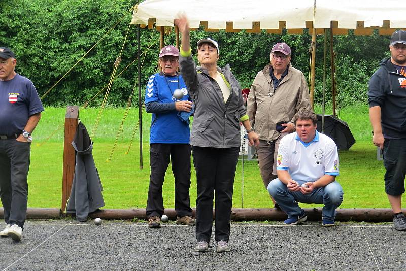 V Polouvsí uspořádal místní PK Polouvsí první turnaj v pétanque o body do celorepublikového žebříčku.