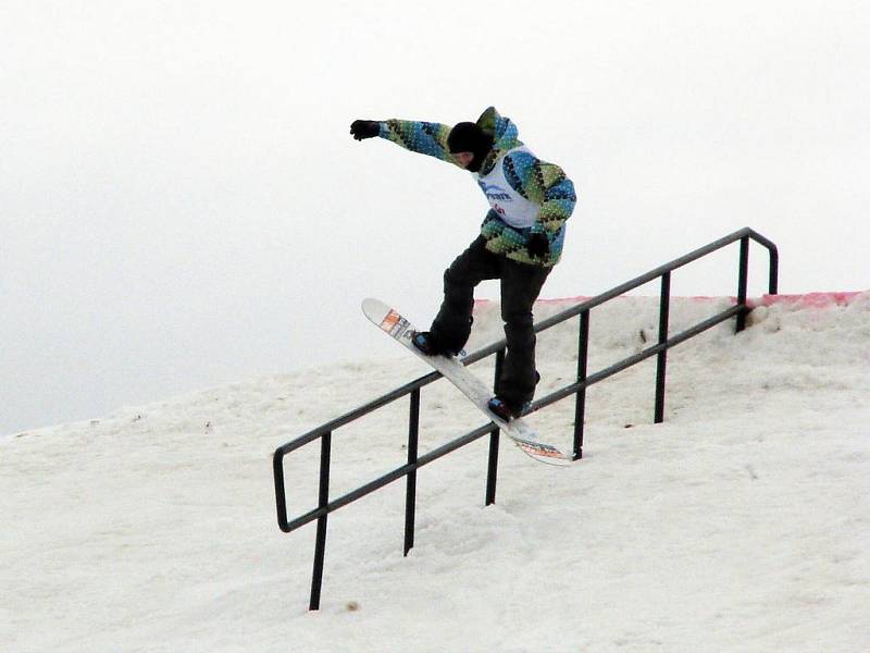 Celý víkend již od pátku 4. února patřil HEIpark Tošovice u Oder lyžařům a vyznavačům snowboardů. Uksutečnil se tam 3. ročník HEIpark cupu.