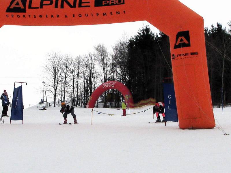 Celý víkend již od pátku 4. února patřil HEIpark Tošovice u Oder lyžařům a vyznavačům snowboardů. Uksutečnil se tam 3. ročník HEIpark cupu.