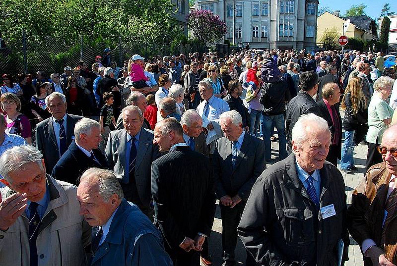 Konec druhé světové války si minulý týden připomínali lidé na nejrůznějších místech republiky. U této příležitosti byl v Příboře v pátek odpoledne slavnostně odhalen Regionální památník československé letectva.