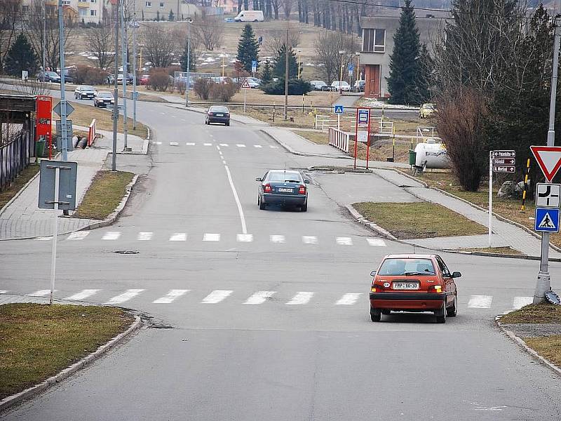 Křižovatka na ulici Palackého, na které vznikne nový rondel.