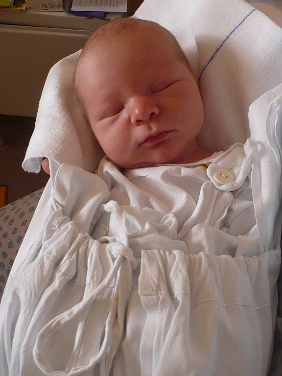 FILIP TOMÁŠEK, Albrechtičky, nar. 25. 6. 2013, 51 cm, 3,67 kg. Nemocnice Nový Jičín. 