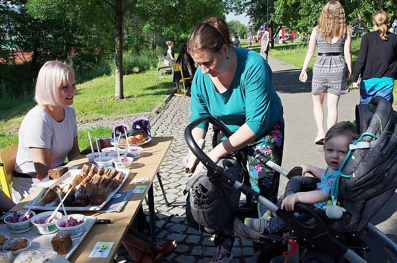 Charitativní akci Snídej pro děti 2019 pořádal v pondělí 3. června časopis Gymplátek.