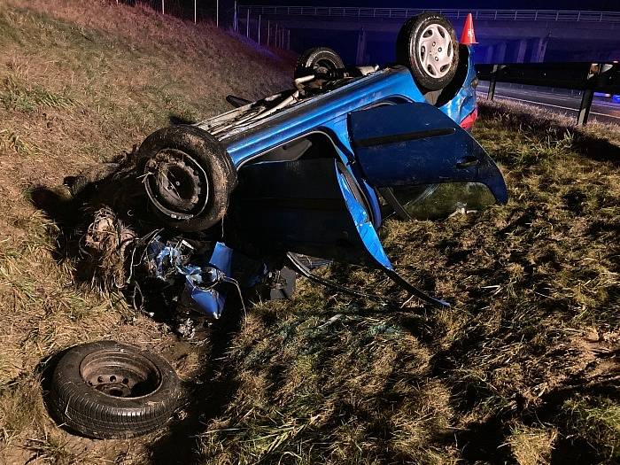 K vážné dopravní nehodě došlo v úterý 5. ledna u dálničního sjezdu z dálnice D1 u Hladkých Životic. 