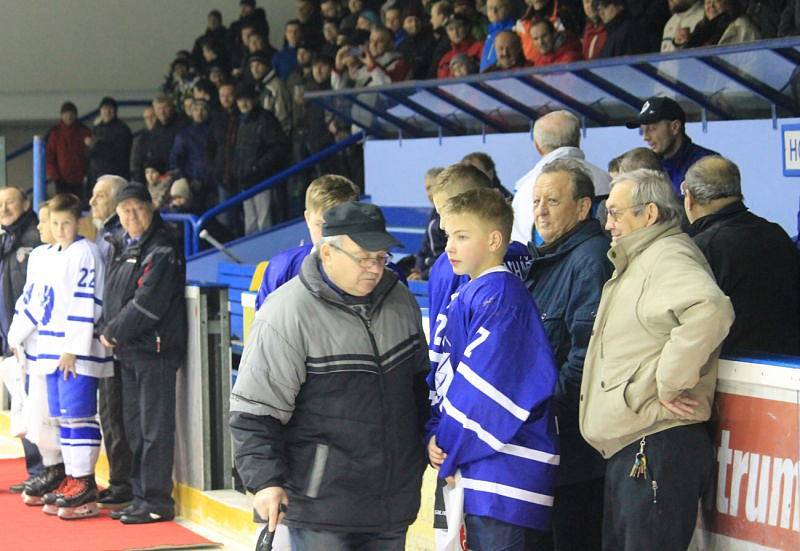 Součástí pátečního derby mezi Novým Jičínem a Kopřivnicí, které zakončilo základní část druholigové skupiny Východ (1:2), byly oslavy 70 let vzniku novojičínského hokeje.