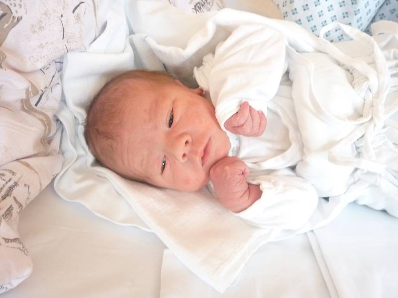 LUKÁŠ KRUPP, Kunín, nar. 7. 1. 2015, 48 cm, 3,30 kg. Nemocnice Nový Jičín.