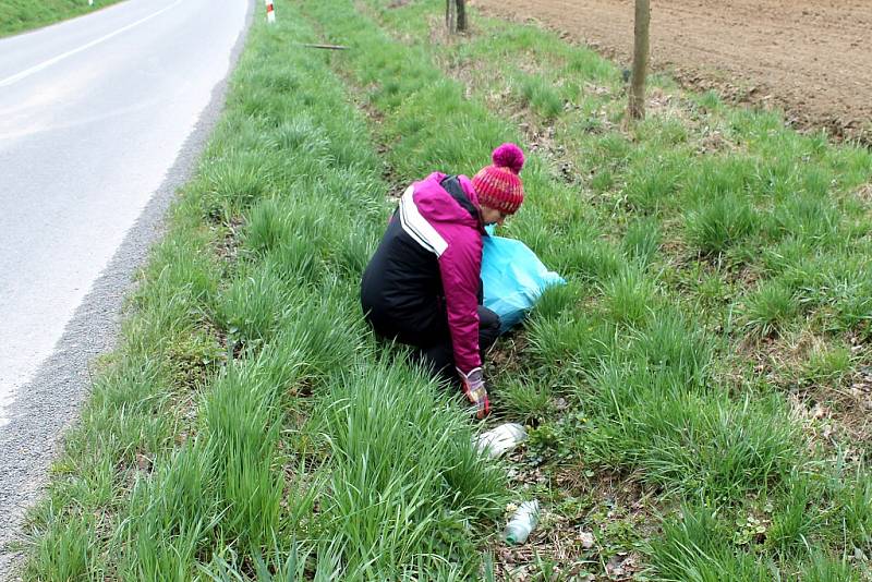 V šesti obcích a třech městech na Novojičínsku byla o víkendu k vidění iniciativa spojená s celostátní akcí Ukliďme Česko. 