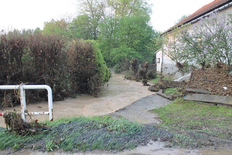 Průtrž mračen se přehnala Studénkou. Zůstala po ní jen spoušť a nánosy bahna