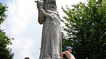 Kopie sochy Radegasta, kterou nechal udělat pivovar Nošovice, stojí na Pustevnách.