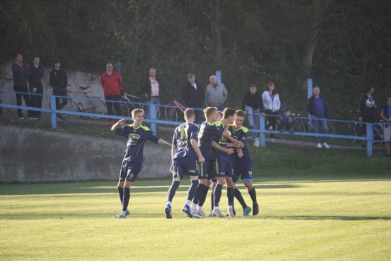 Bílovec ve vyhroceném derby zdolal Fulnek 2:1.