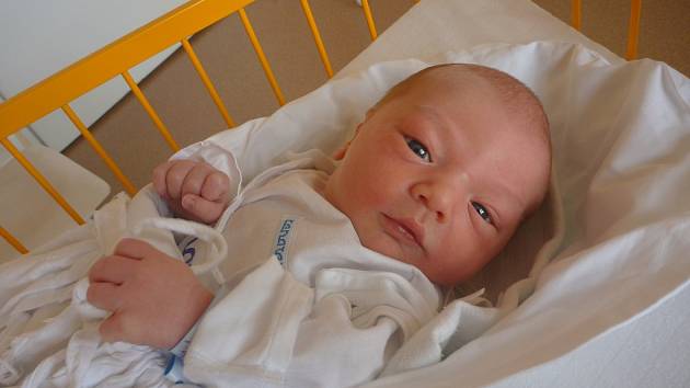 WILLIAM BĚHALÍK, Kunín, nar. 18. 8. 2015, 50 cm, 3,44 kg. Nemocnice Nový Jičín.