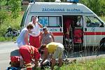 Zraněného Houště nejprve vytáhli diváci z příkopu, poté se o jeho zdravotní stav starali záchranáři. 