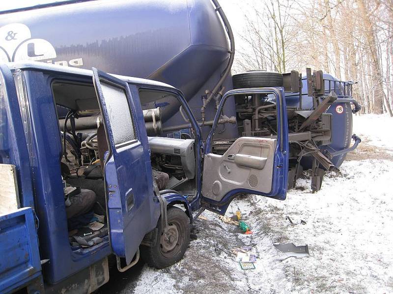 Řidič havarované cisterny měl v sobě přes půl promile alkoholu.