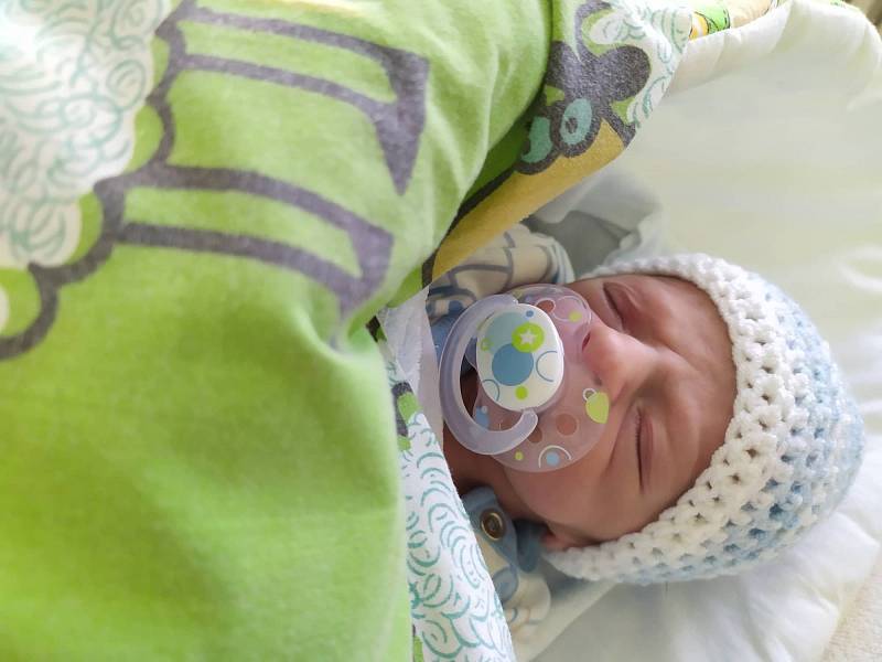 Zdeněk Gažo, 5.6.2019, 2000g, 43cm, Nový Jičín, Nemocnice Nový Jičín