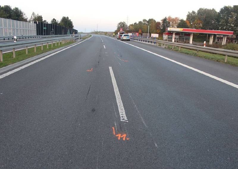 Snímky z dopravní nehody dvou motocyklů, Novojičínsko, D 48, 18. října 2022.