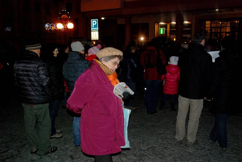 V Příboře se koledy zpívaly na náměstí Sigmunda Freuda.