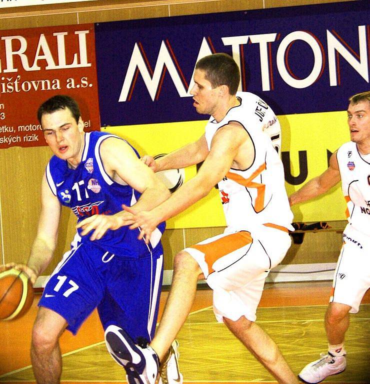 Poslední utkání dlouhodobé základní části Mattnoni NBL odehráli basketbalisté Nového Jičína na domácí palubovce. Ve 44. kole hostili v krajském derby NH Ostrava.