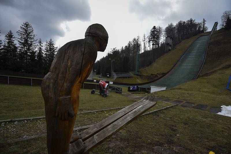 Skokanský areál Jiřího Rašky ve Frenštátě pod Radhoštěm.