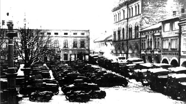 Takto to vypadalo na náměstí ve Frenštátě pod Radhoštěm v březnu roku 1939.