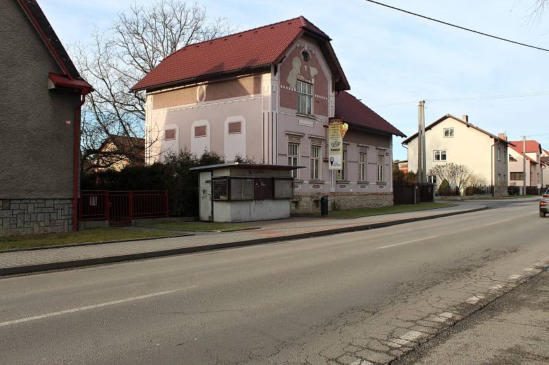 Uzavřená trafika v ulici 2. května ve Studénce.