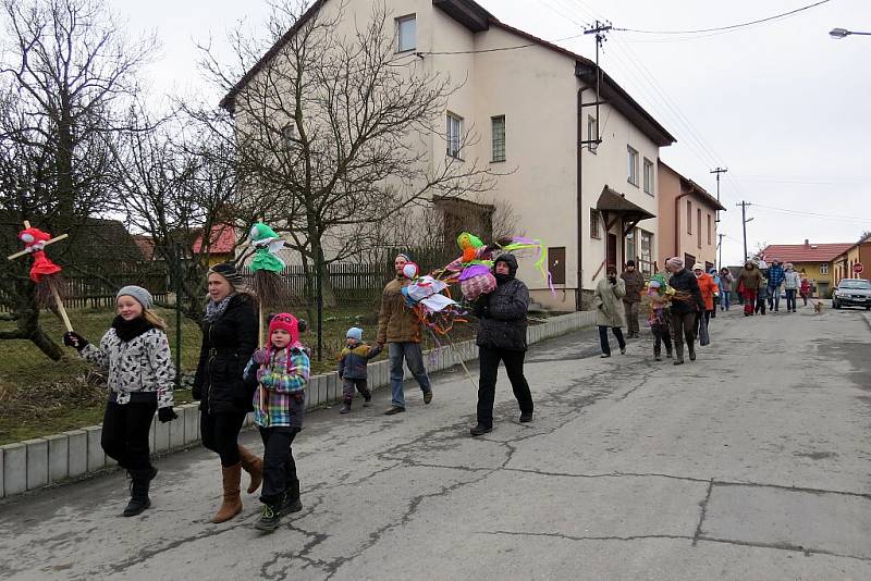 V Luboměři a některých dalších obcích Novojičínska vynášeli lidé Zimu ze vsi.