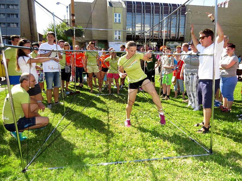 Další ročník Lašských her se uskutečnil v sobotu 18. června v centru Kopřivnice. Mezi sebou se opět utkali v netradičních disciplínách zástupci Kopřivnice, Příbora, Štramberku a Hukvald. 