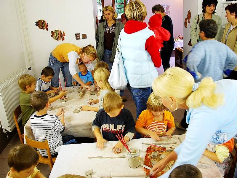 Více než dvě stovky dětí budou moct využívat keramickou pec, kterou se může pochlubit od začátku října Mateřská škola Sady na ulici Revoluční v Novém Jičíně. 