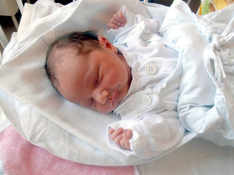 ELIŠKA BĚLUNKOVÁ, Kunín, nar. 30. 4. 2014, 51 cm, 3,56 kg. Nemocnice Nový Jičín. 