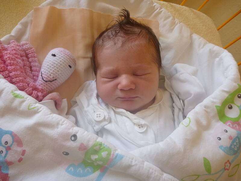 DENISA VINKLAROVÁ, Nový Jičín, nar. 17. 10. 2017, 45 cm, 2,98 kg. Nemocnice Nový Jičín.