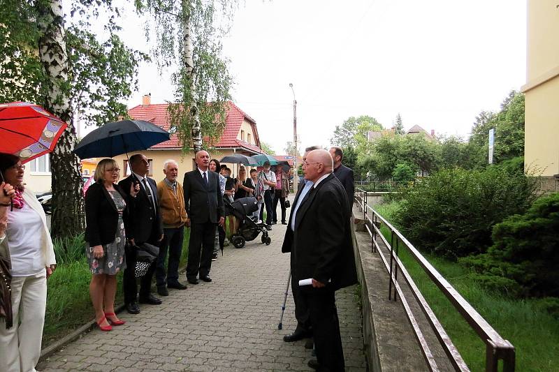 K účastníkům vzpomínkového aktu promluvil také Drahomír Strnadel, předseda Matice Radhošťské, a bývalý starosta Trojanovic.