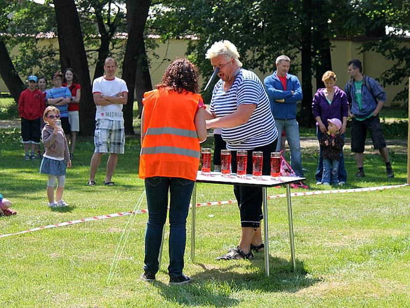 Park patřící ke Kunínském zámku se v sobotu 26. května proměnil na bojiště. Již poněkolikáté se v jeho prostorách odehrály kunínské hry bez venkovských hranic.