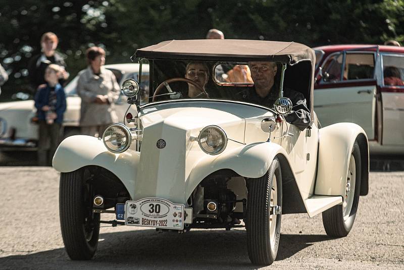 V sobotu 3. září se uskutečnilo v Kopřivnici mezinárodní Tatra Veterán Rallye Beskydy na počest Monsieur Dakar Karla Lopraise.