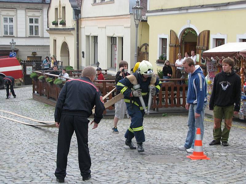 Štramberk patřil v sobotu 29. května hasičům. Na jeho náměstí a dominantě Trúbě se totiž konal další ročník závodu hasičského víceboje TFA Štramberská Trúba.