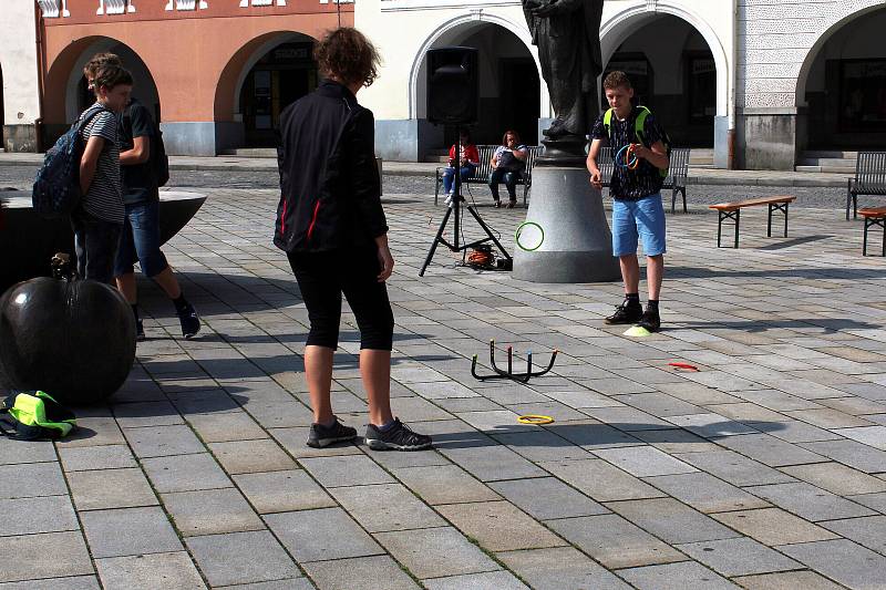 Den bez úrazu 2018 se uskutečnil ve středu 6. června dopoledne na Masarykově náměstí v Novém Jičíně.