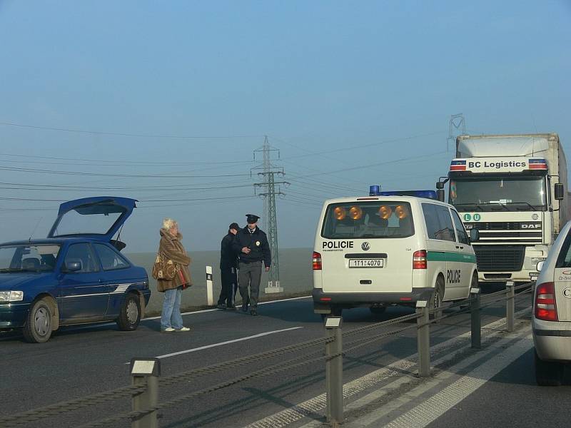 Dopravní nehoda na silnici I/48.