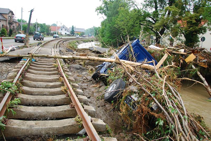 Takto to vypadalo na některých místech poté, co se Novojičínskem převalila záplavová vlna.
