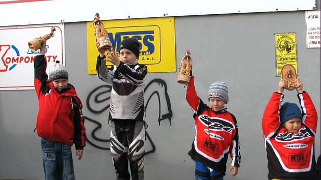 Pro vítěze kategorií byla připravena věcná cena za účast na AMK BMX Studénka 2007. 