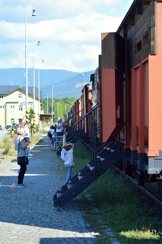 Legiovlak na nádraží ve Frenštátě pod Radhoštěm je přístupný zdarma od úterý 9. až do neděle 14. sprna.